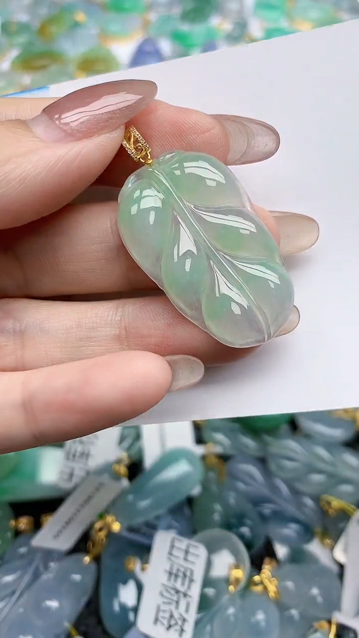 【闪购商品】翡翠颈饰18K金镶嵌天然翡翠A货，66