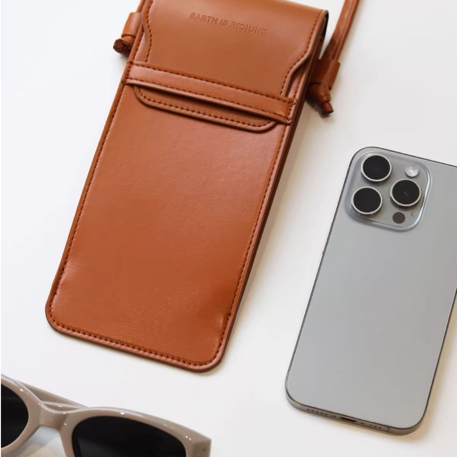 眼镜盒女高级时尚感便携挎包男2024新款太阳墨镜防压收纳眼镜袋盒