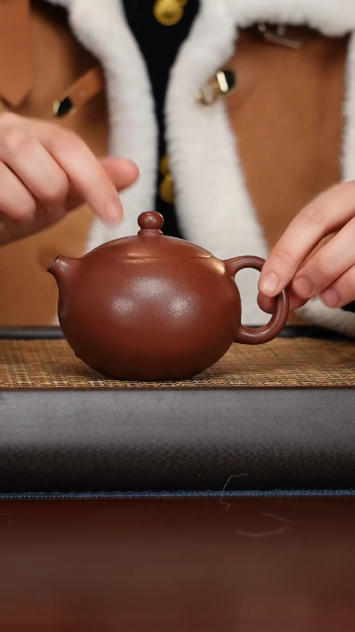 【闪购商品】紫砂茶壶底槽清光素鱼嘴西施220cc
