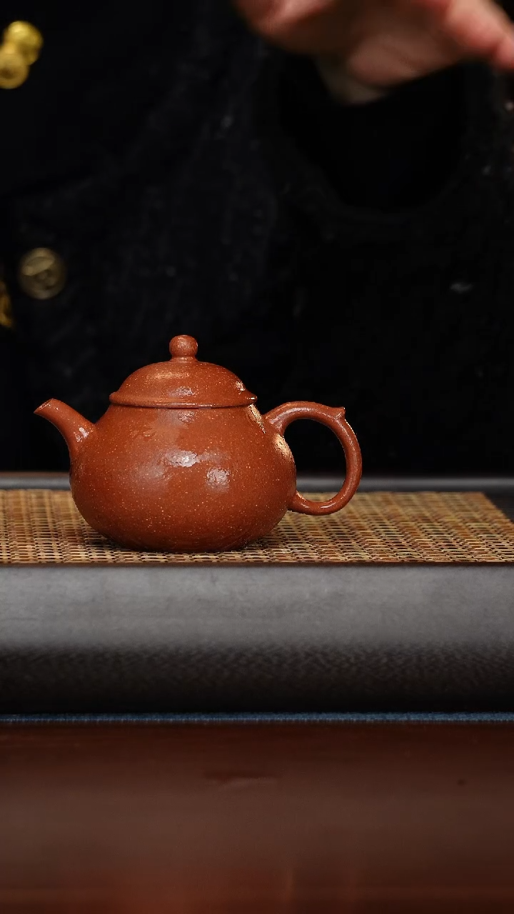 【闪购商品】紫砂茶壶王浩红降坡光素小秋容150cc