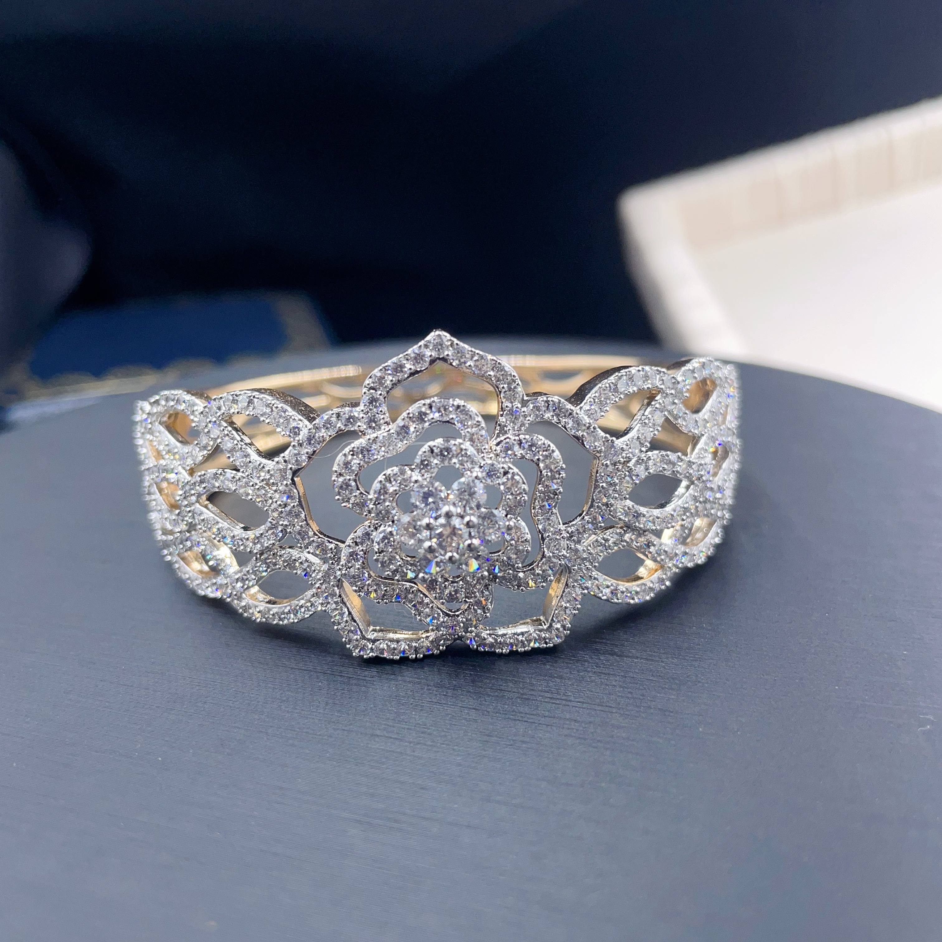 手镯 手镯 1971香槟色玫瑰花百搭重工手镯开口女