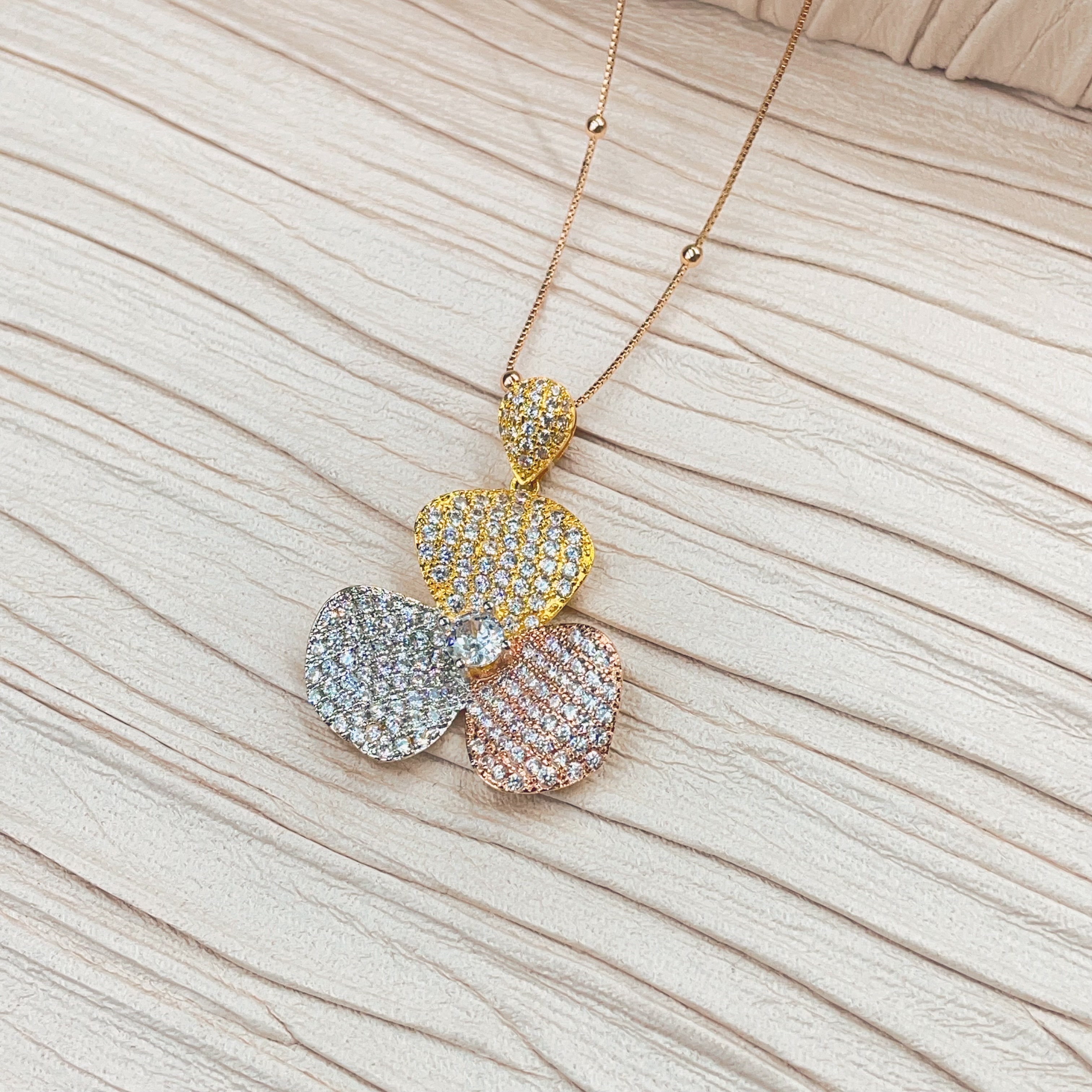 三色花瓣吊坠项链女多样性发货-214