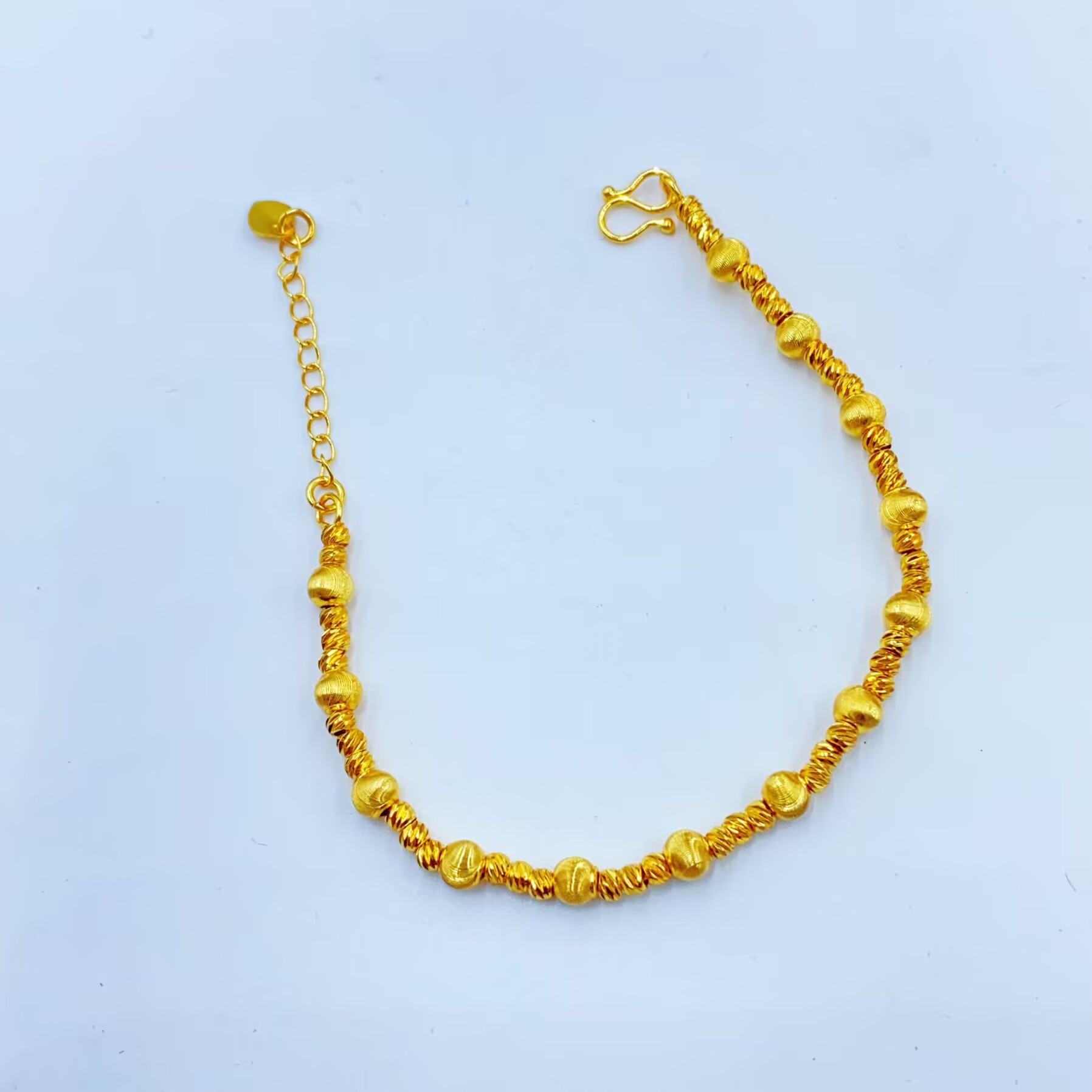 2092  精美黄色切割拼接手链多样性发货