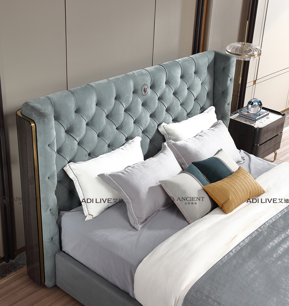 新款轻奢真皮床高端实木床奢华别墅大床意式高奢大平层床头柜