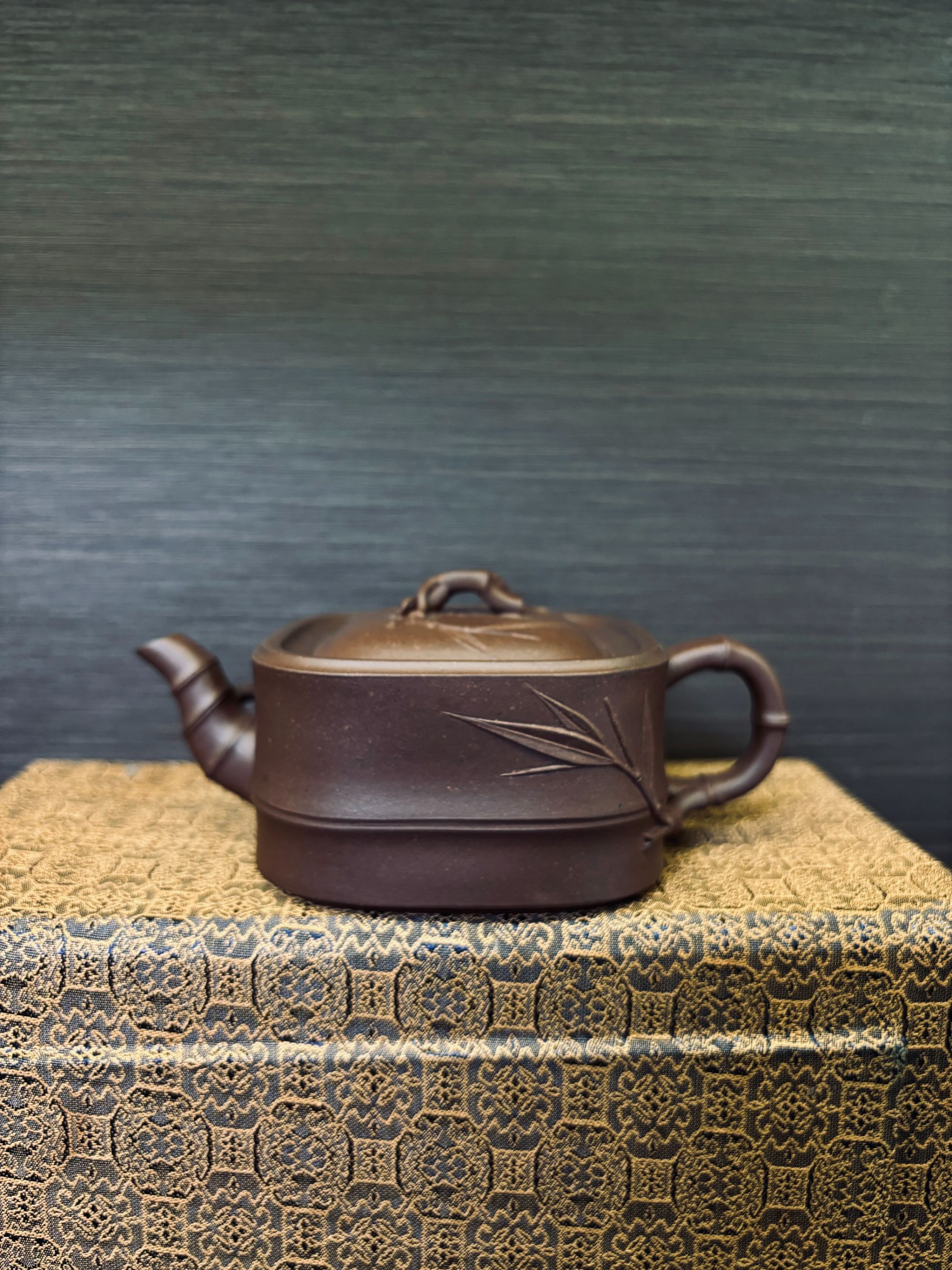 《秀石居》90年代紫砂一厂普紫 四方竹段紫砂壶