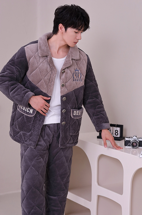 男式冬季加绒加厚三层夹棉牛奶绒拼接家居服套装年轻时尚复古睡衣