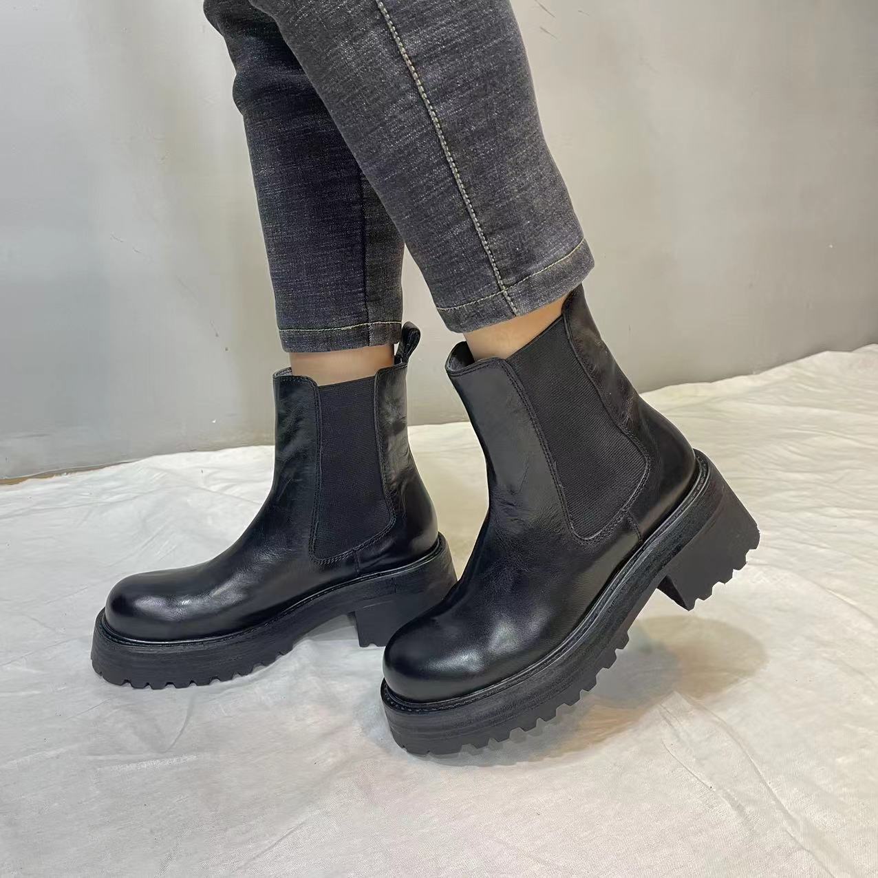 2025年新款复古水洗马皮短靴女厚底粗跟英伦风切尔西马丁靴596-1