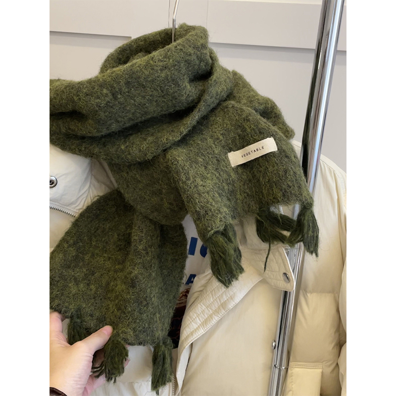 2024秋冬保暖新品 韩版羊毛混纺流苏显白复古绿围巾女软糯小围脖