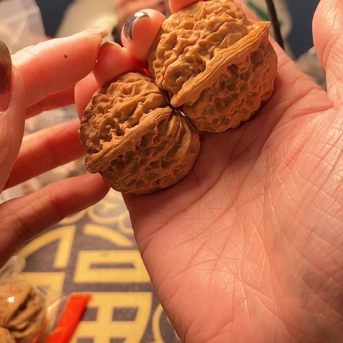 【闪购商品】文玩核桃吊坠小***黄