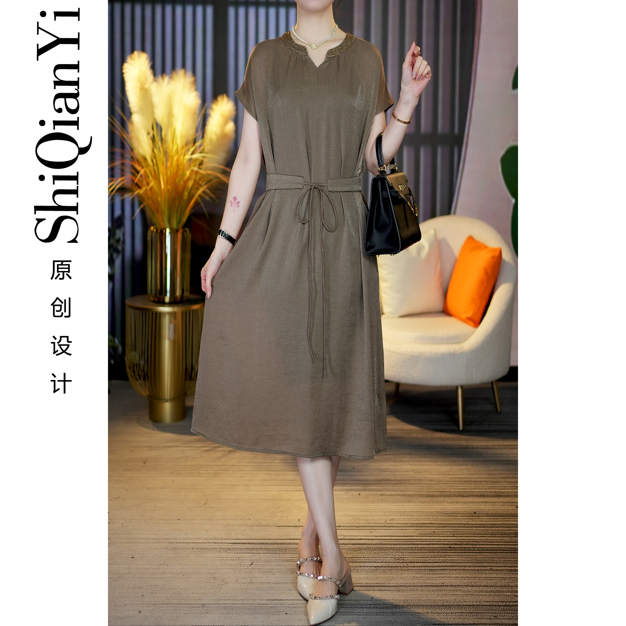 【诗千逸定制】2025名媛阔太太轻奢休闲显瘦国风宽松连衣裙A1245