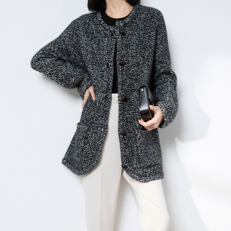 13141欧丝璐新款纯山羊绒夹花拼色圆领宽松加厚女开衫外套