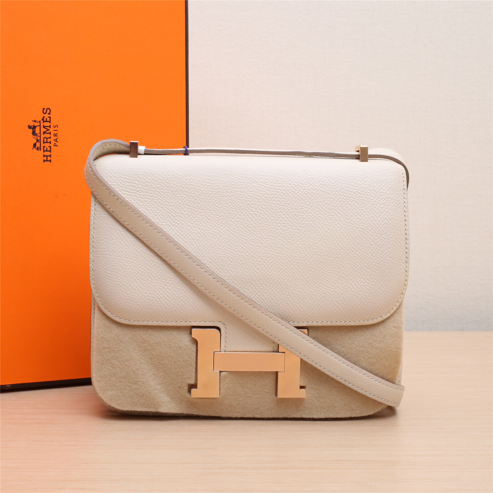 99新 Hermes/爱马仕 小花璐璐 P213753622 康康 19 奶昔白 Y刻