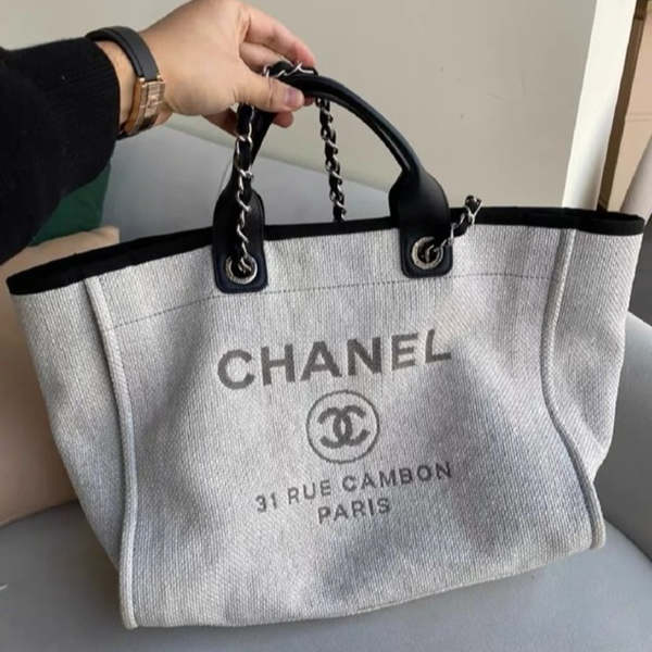 99新 Chanel/香奈儿 小花柳P224828337沙滩包 大号（带手柄）