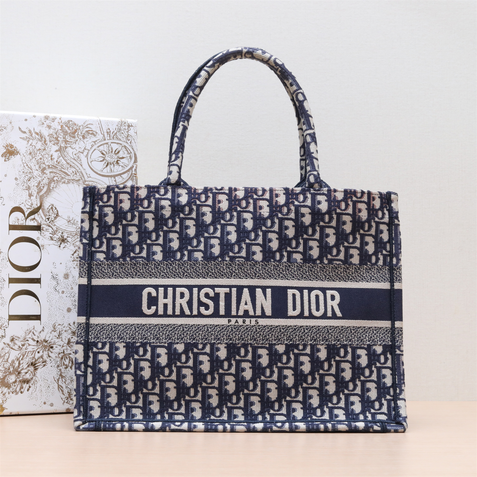 99新  小花Jerry P253080564 Book Tote 中号 36 Oblique印花
