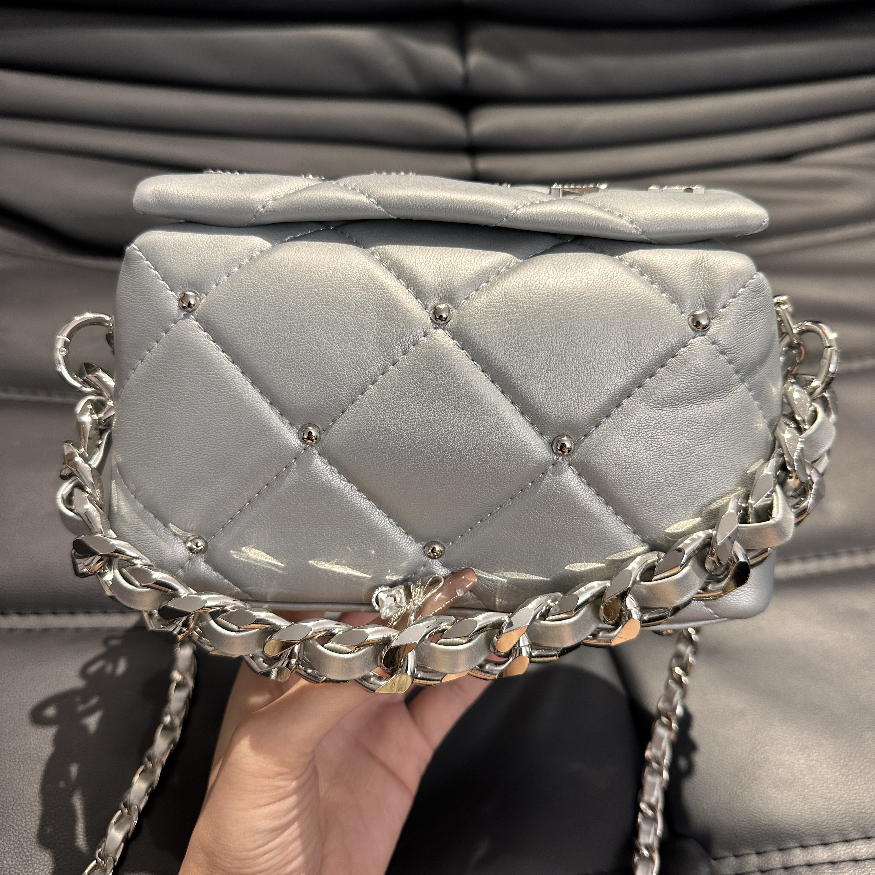 JANITINO/佳妮蒂诺姗姗家春夏新款轻奢女士手提包2735菱格钉银