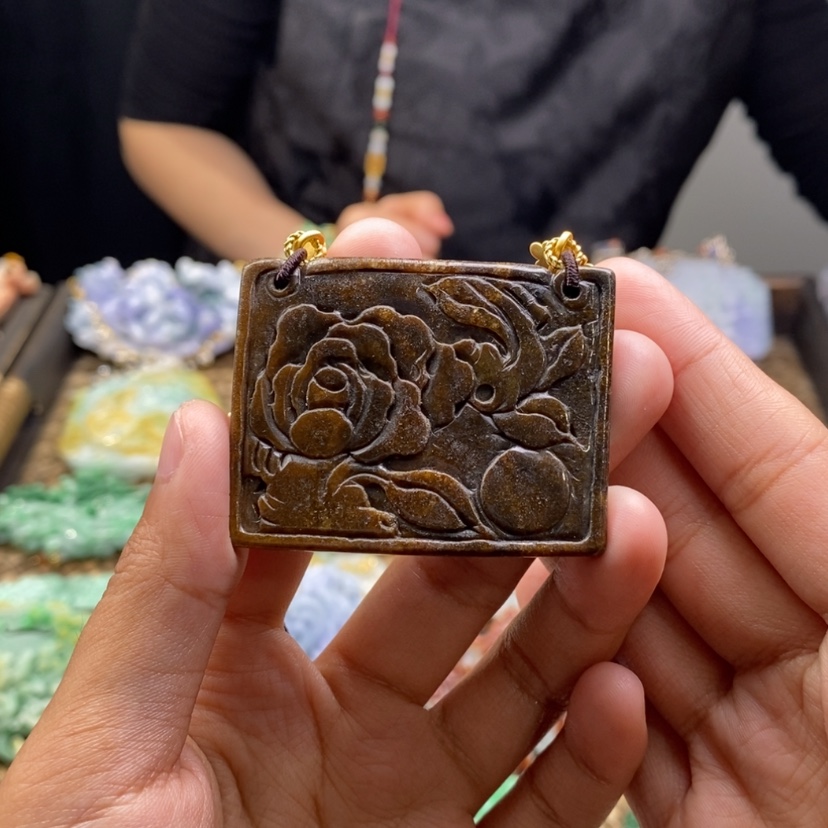 【闪购商品】翡翠颈饰未镶嵌