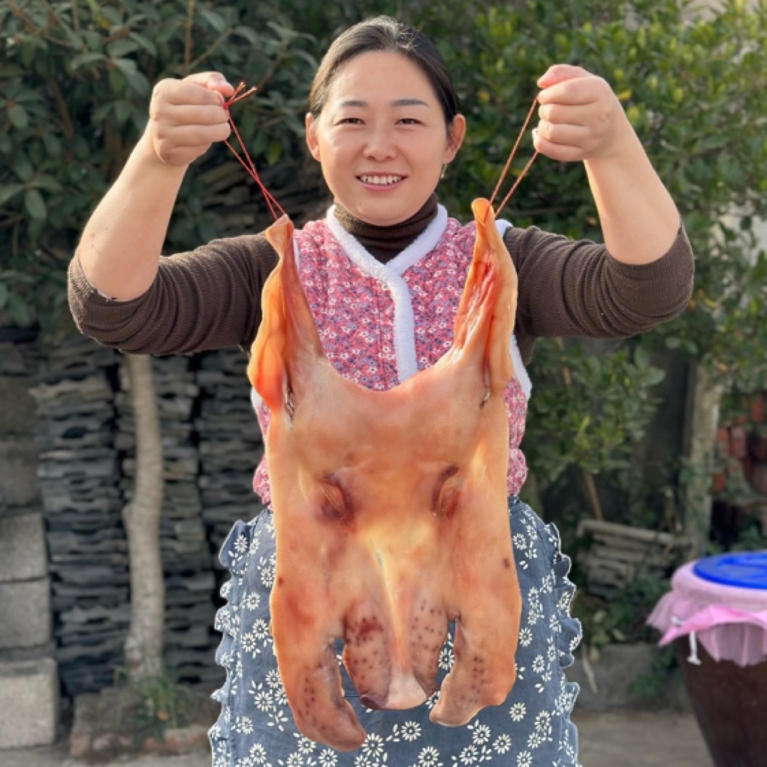 小二妞家农家腊猪头脸带耳朵下饭下酒好菜
