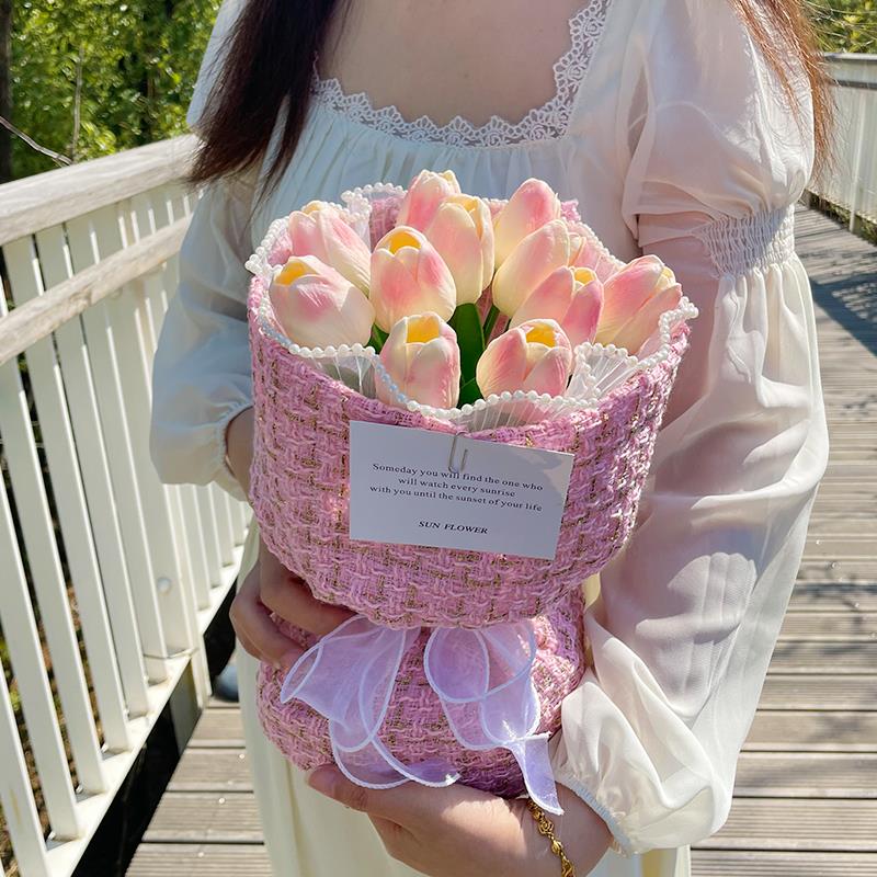 元旦装饰小香风郁金香仿真花束送闺蜜女生朋友生日礼物拍照捧花女