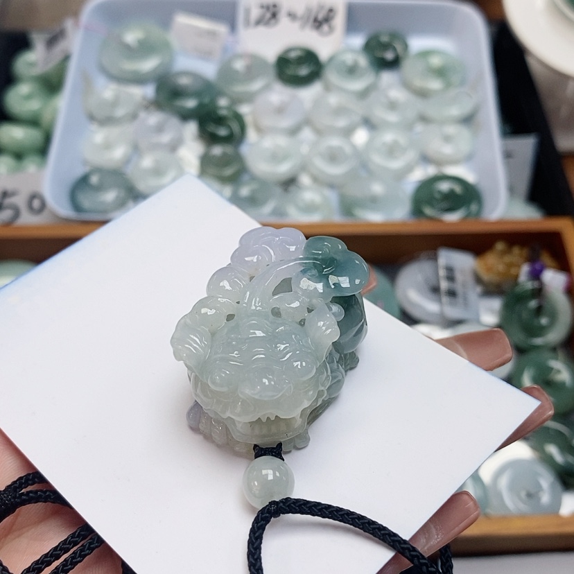 【闪购商品】翡翠颈饰未镶嵌