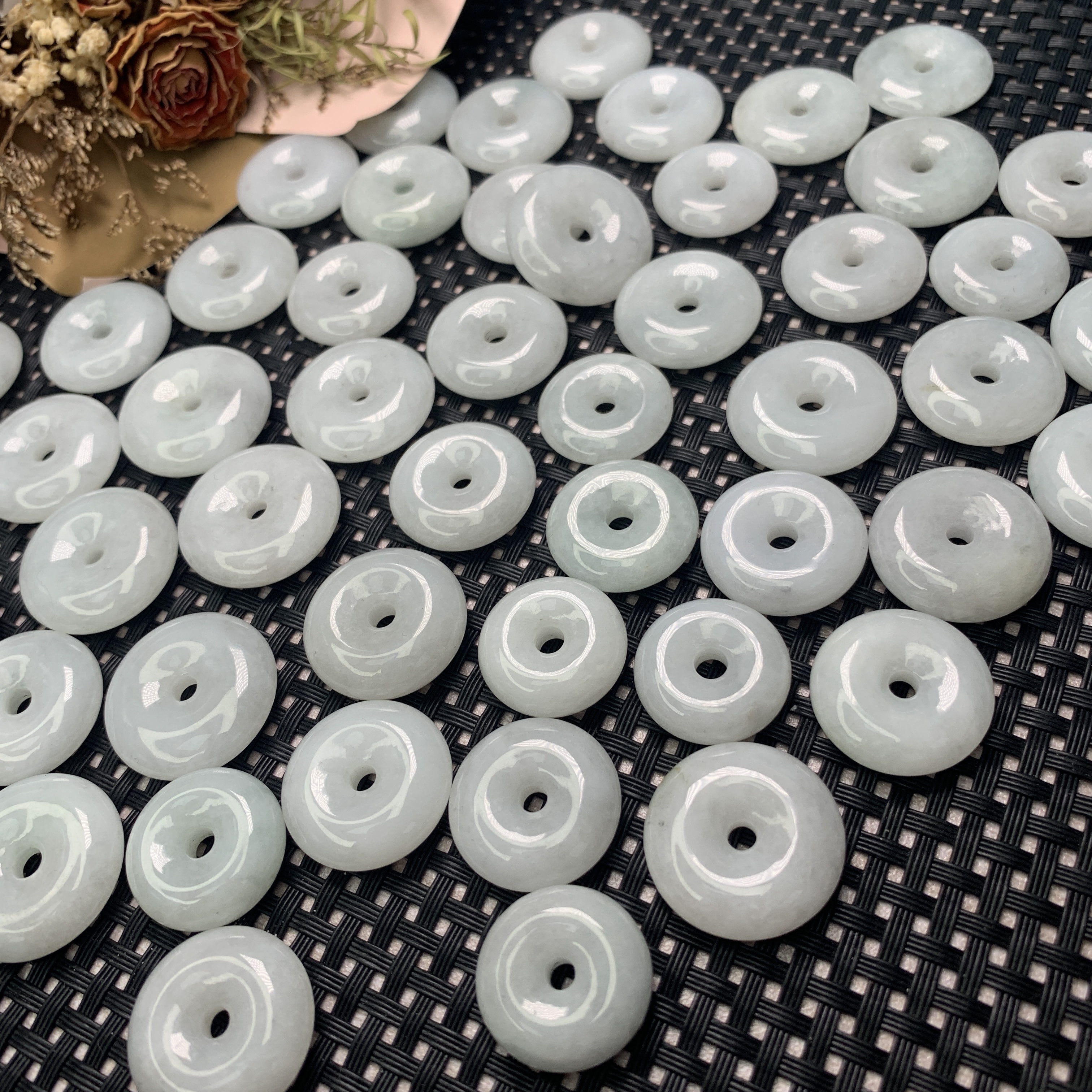 天然A货翡翠精美时尚玉石挂件男女平安扣吊坠有纹-多样性发其一