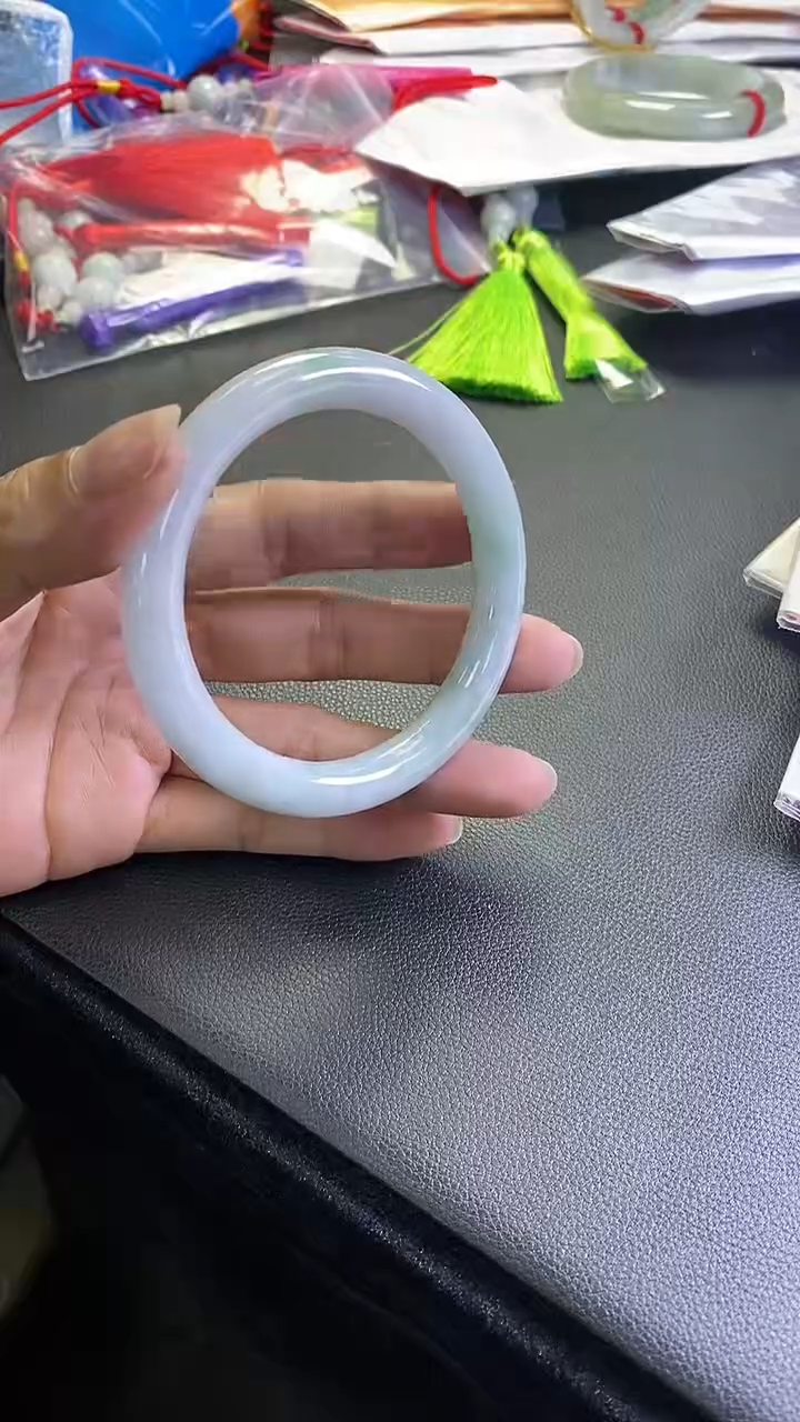 【闪购商品】翡翠手镯（圆镯）未镶嵌发一件