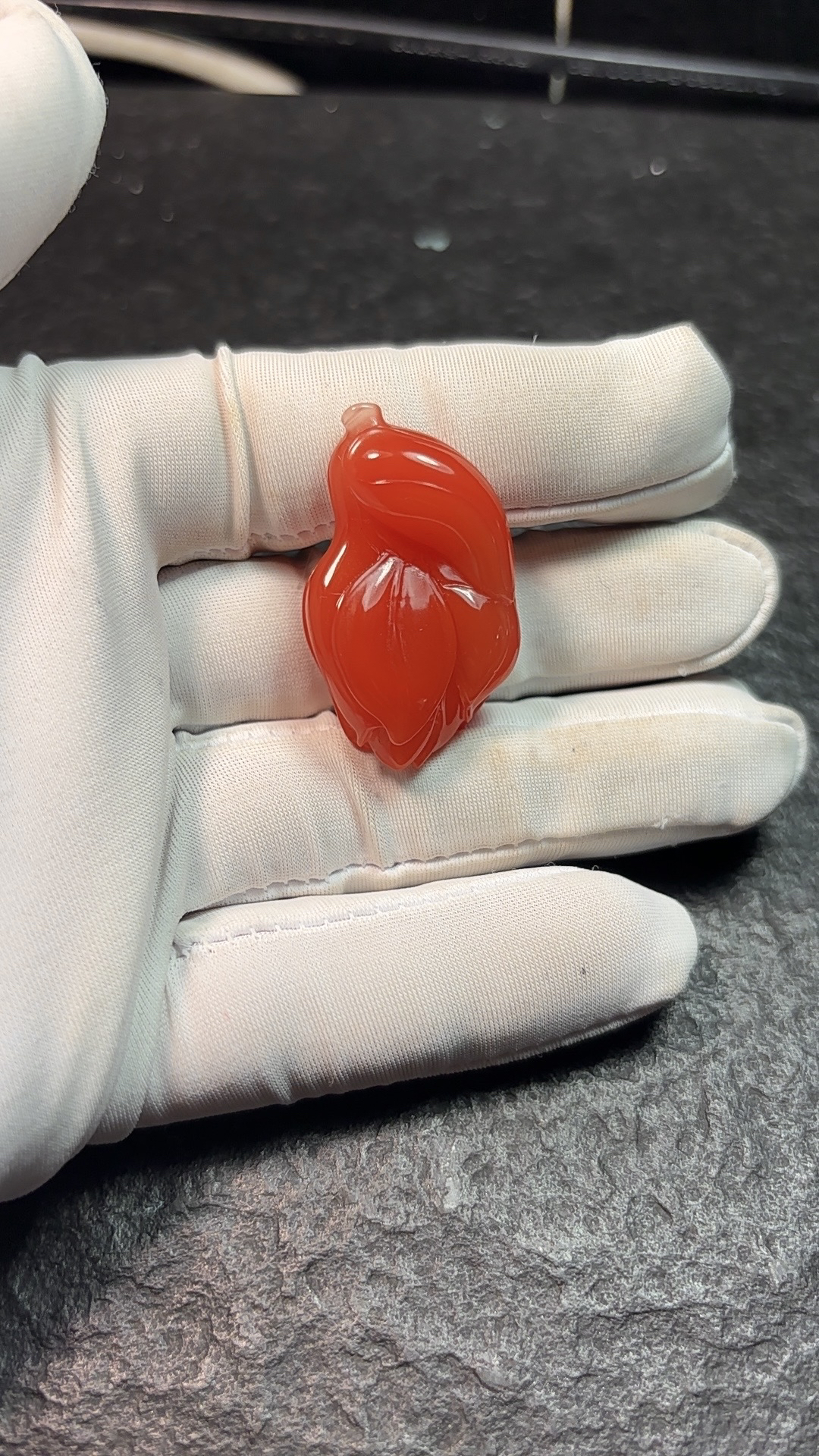 保山南红挂件玉兰花