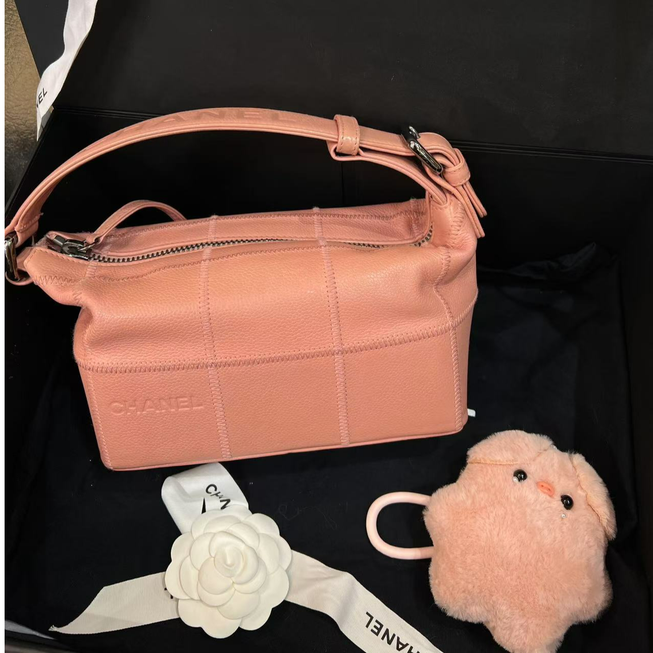 95新 Chanel/香奈儿 粉色冰格遛狗手提包标卡全8开G3683