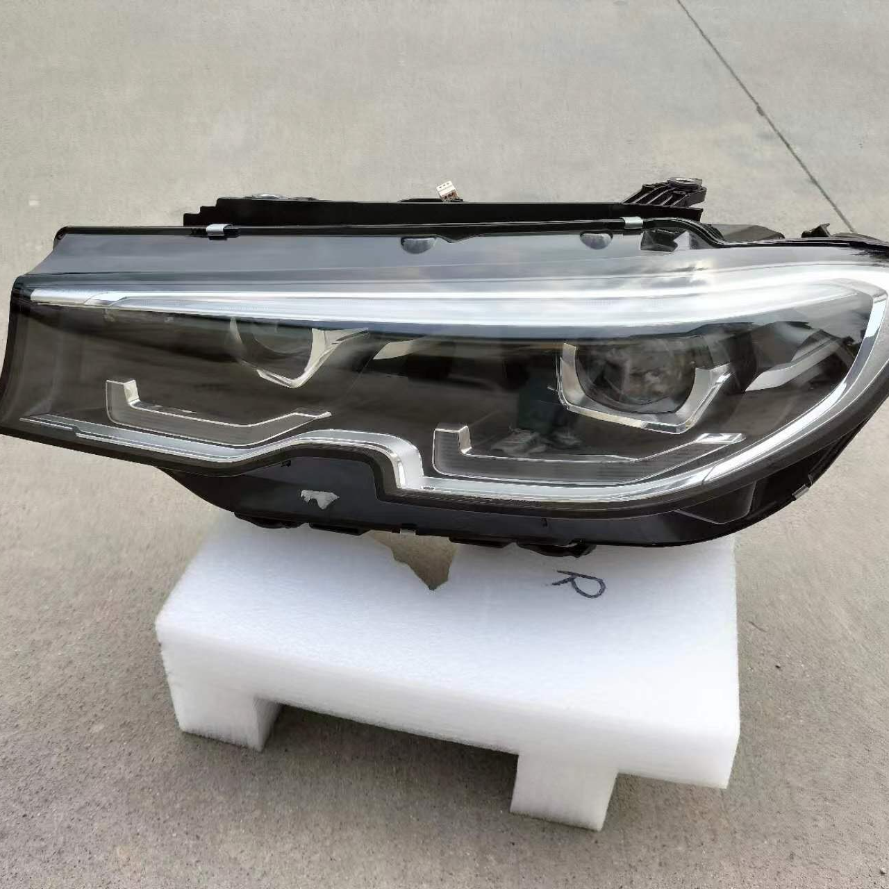 适用宝马3系大灯总成 320i 325i 330i  G20 G28 LED 前大灯半总成