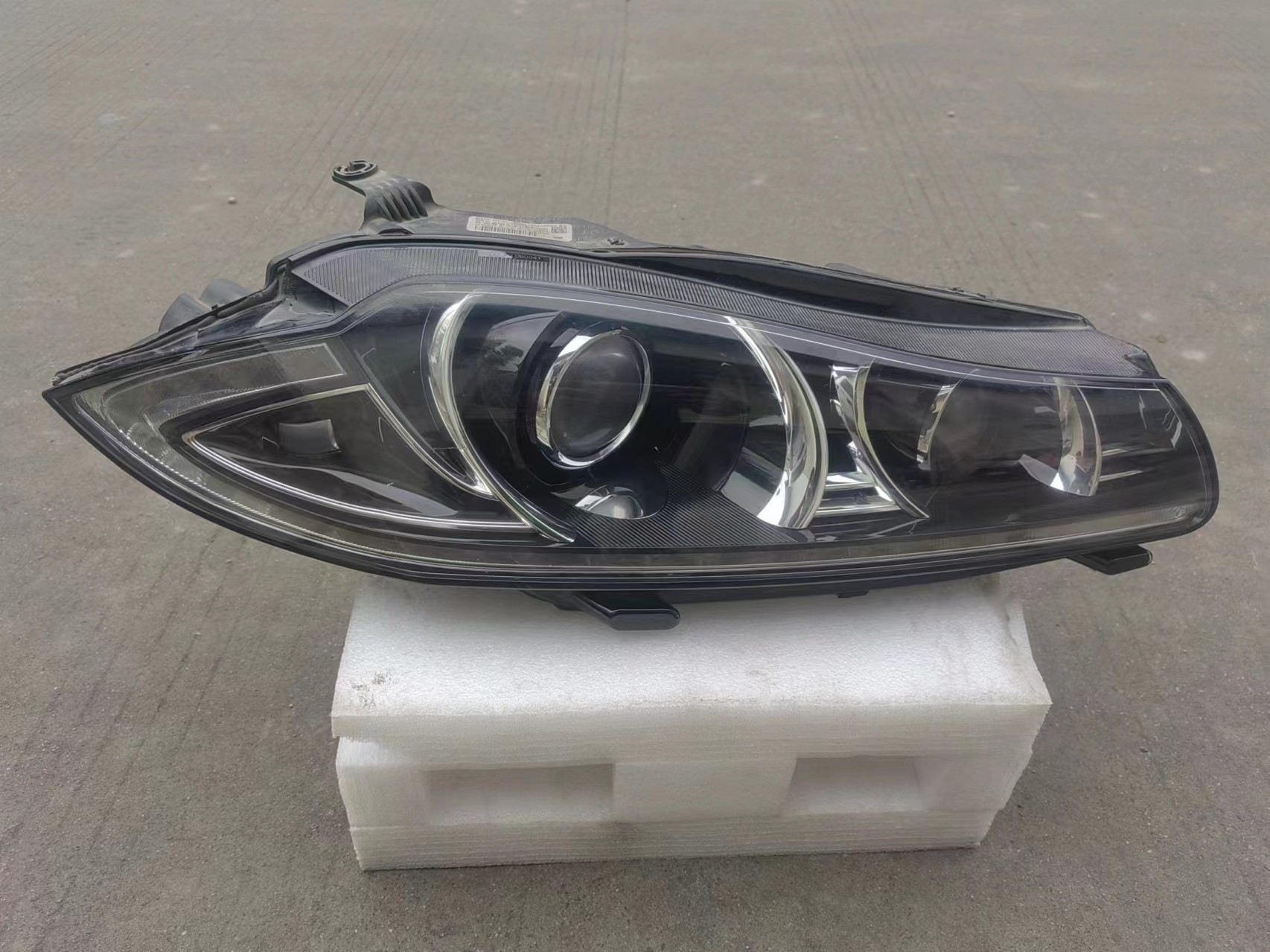 捷豹XF大灯   12-15款捷豹XF大灯 原厂拆车