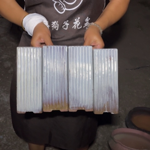 红陶20CM以下口7高19瑕疵