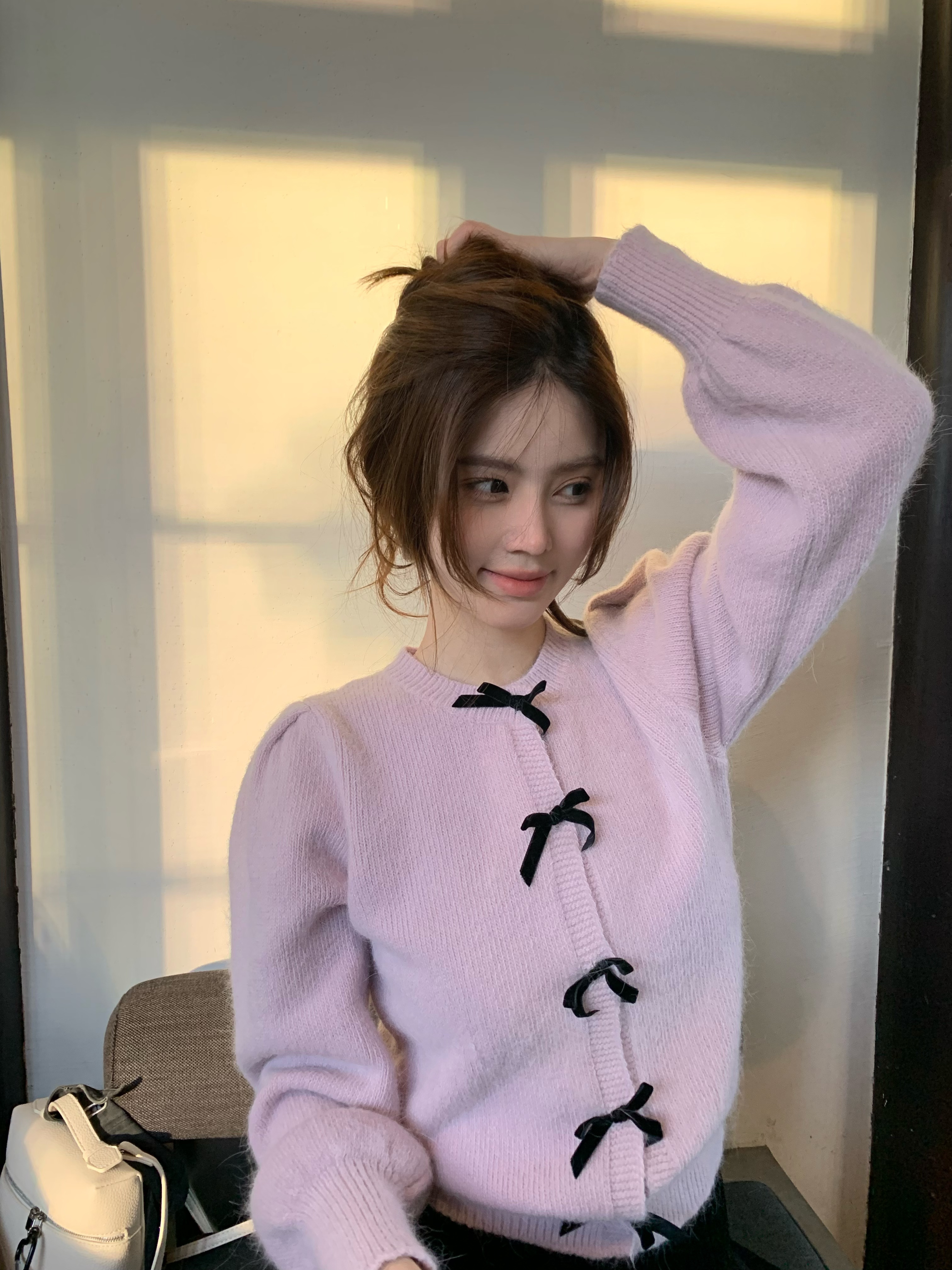 【花花】丝绒蝴蝶结~丝绒蝴蝶结独特装饰泡泡袖保暖针织开衫