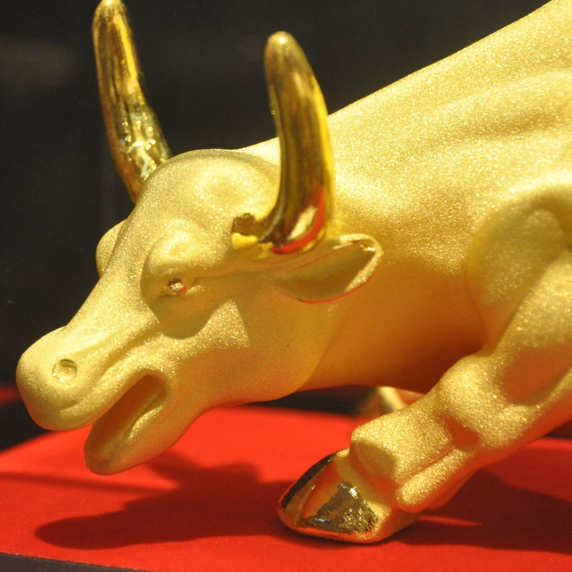 《华尔街牛》生肖牛摆件 开店贺礼 旺市牛纯手工工艺摆件SX206