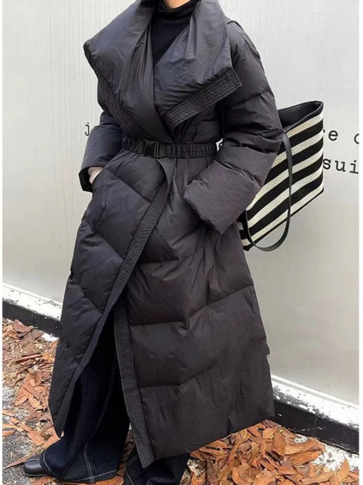 显瘦气质中长款羽绒服女舒适御寒