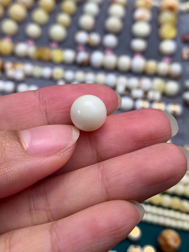 蜜蜡满白蜜蜡圆珠10.4mm