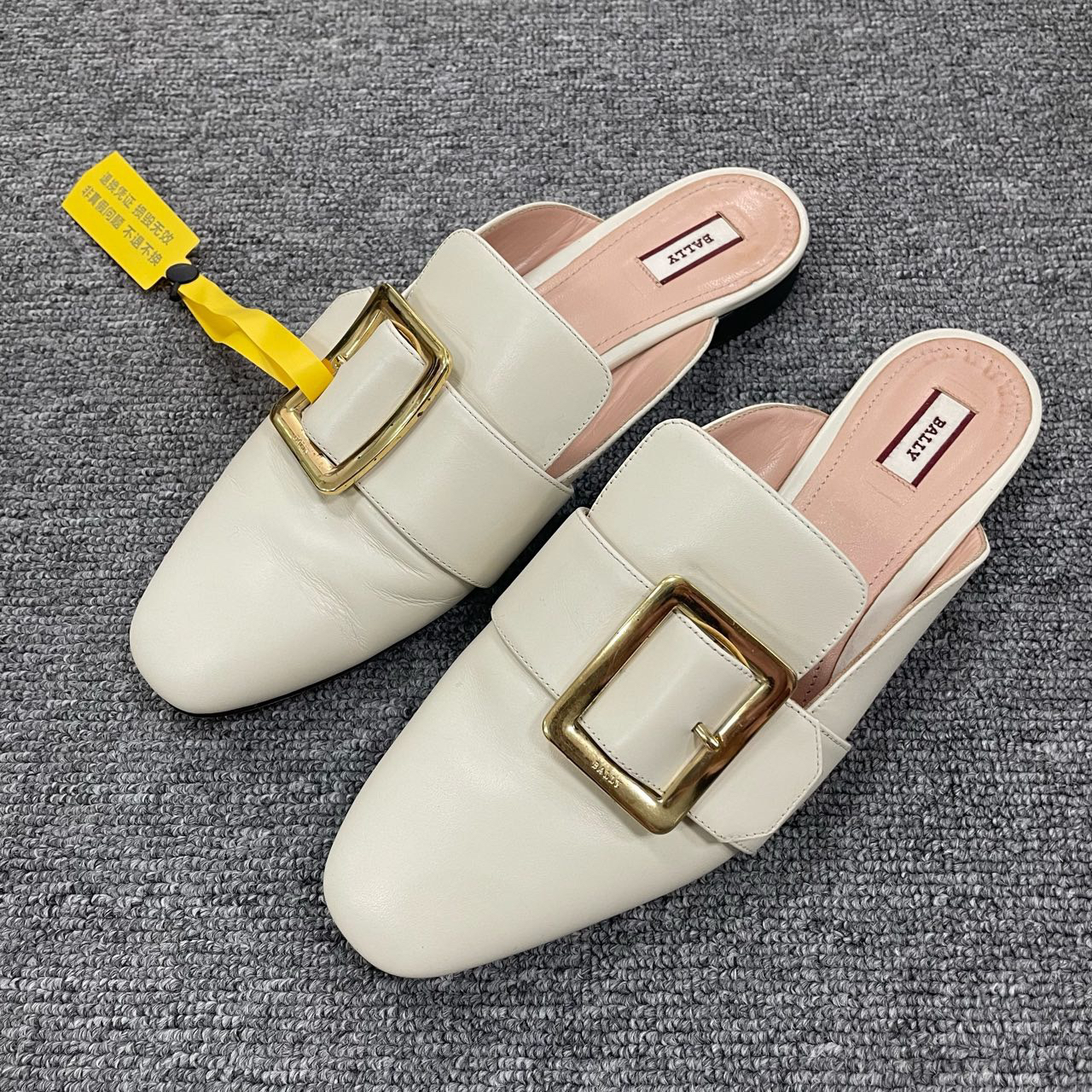 95新 FERRAGAMO/菲拉格慕 舒适百搭休闲单鞋 40码/2212