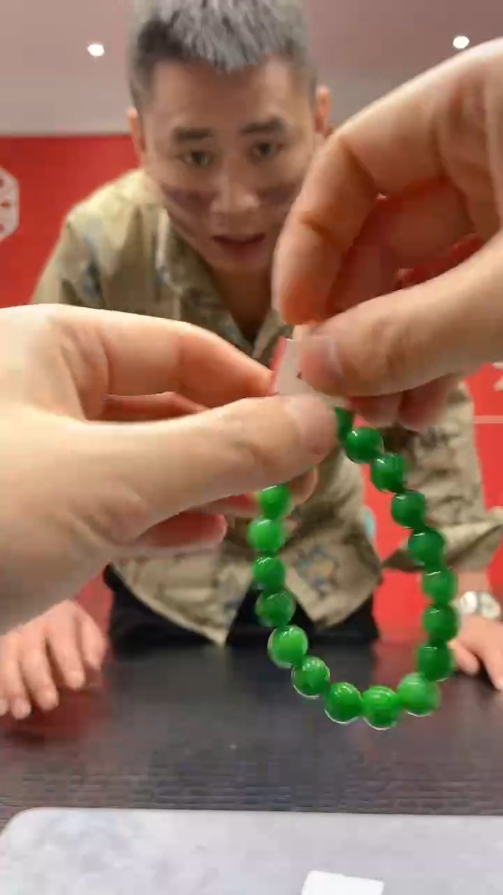 【闪购商品】018帝王绿翡手串