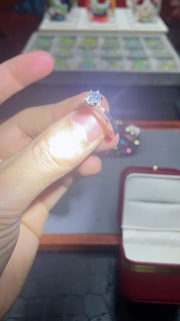 【闪购商品】A008活彩戒指