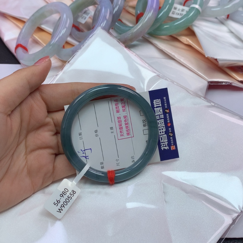 【闪购商品】翡翠手镯未镶嵌一****?56