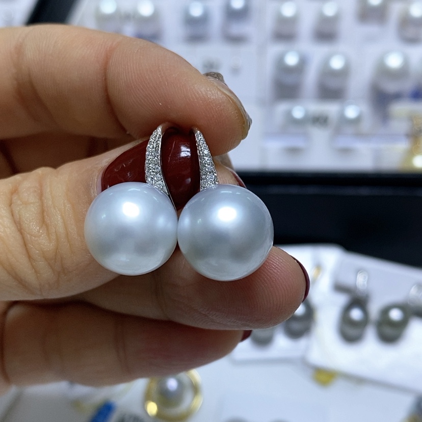 【闪购商品】海水珍珠耳饰18K金镶嵌