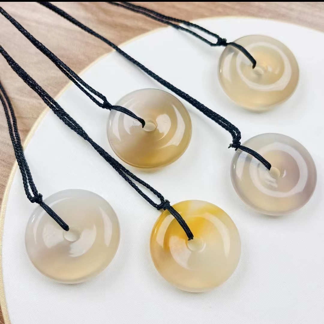 玛瑙小平安扣吊坠浅色多样性发一件（微瑕不备注无证书）