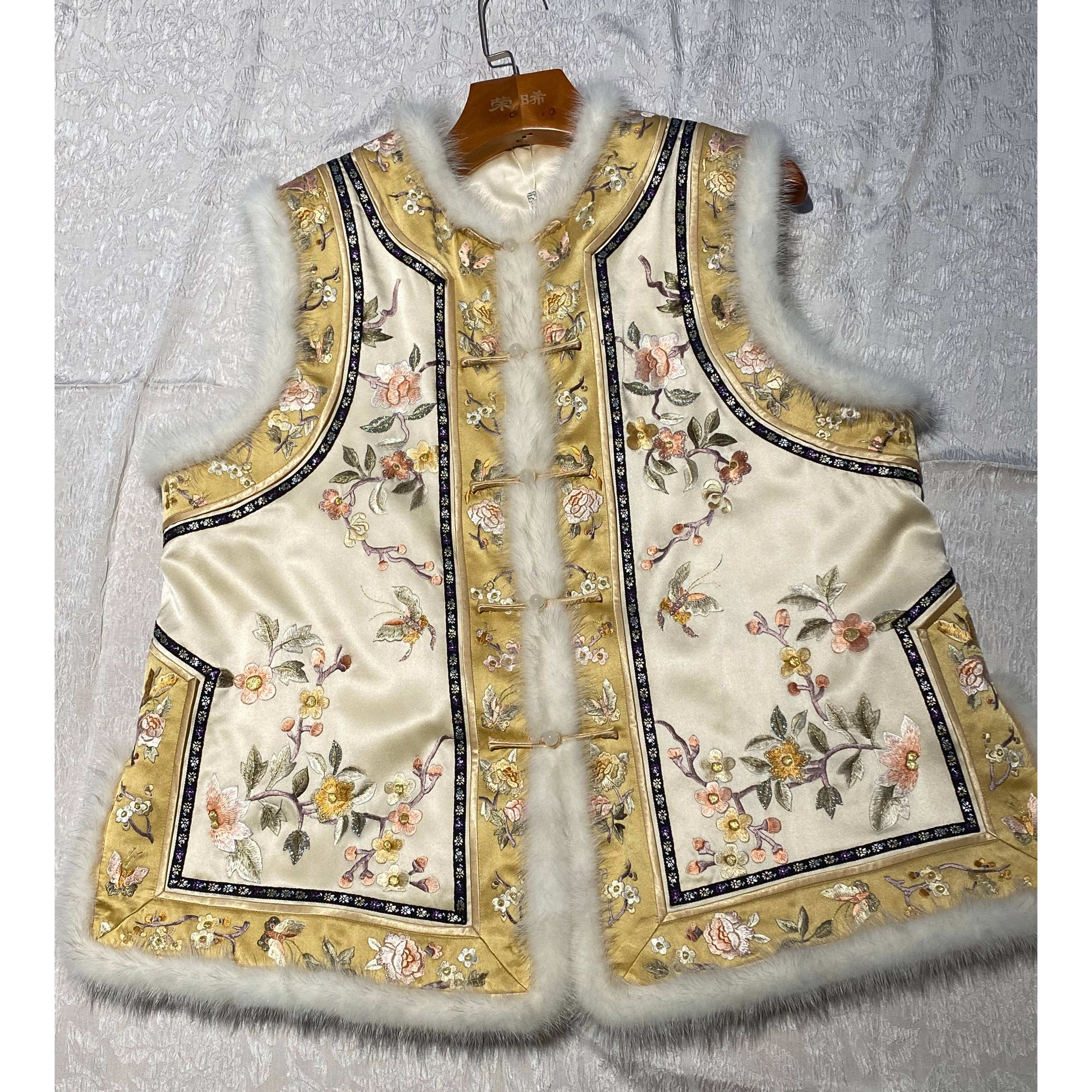 秋冬苏绣棉马夹 国风圆领对襟纯手工刺绣真丝水貂毛边棉马夹国风