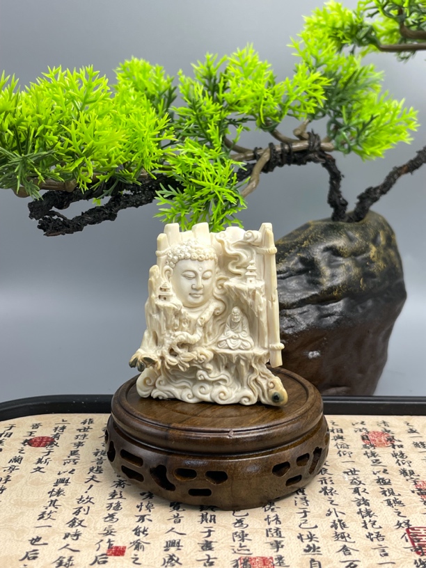 天然猛犸《达摩悟道》意境小摆件纯手工俏色白冰奶黄料精品挂件保真