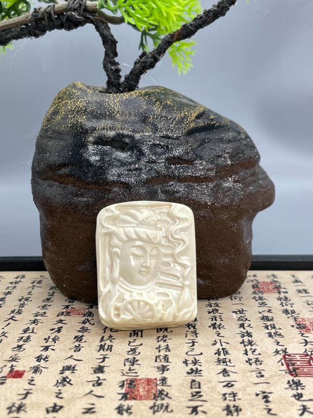 天然猛犸牙净瓶观音白冰雕刻件冰料满纹纯手工吊坠挂件