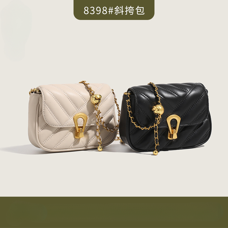 显眼2024新款小香风小清新链条小方包小众设计质感单肩包斜挎包E