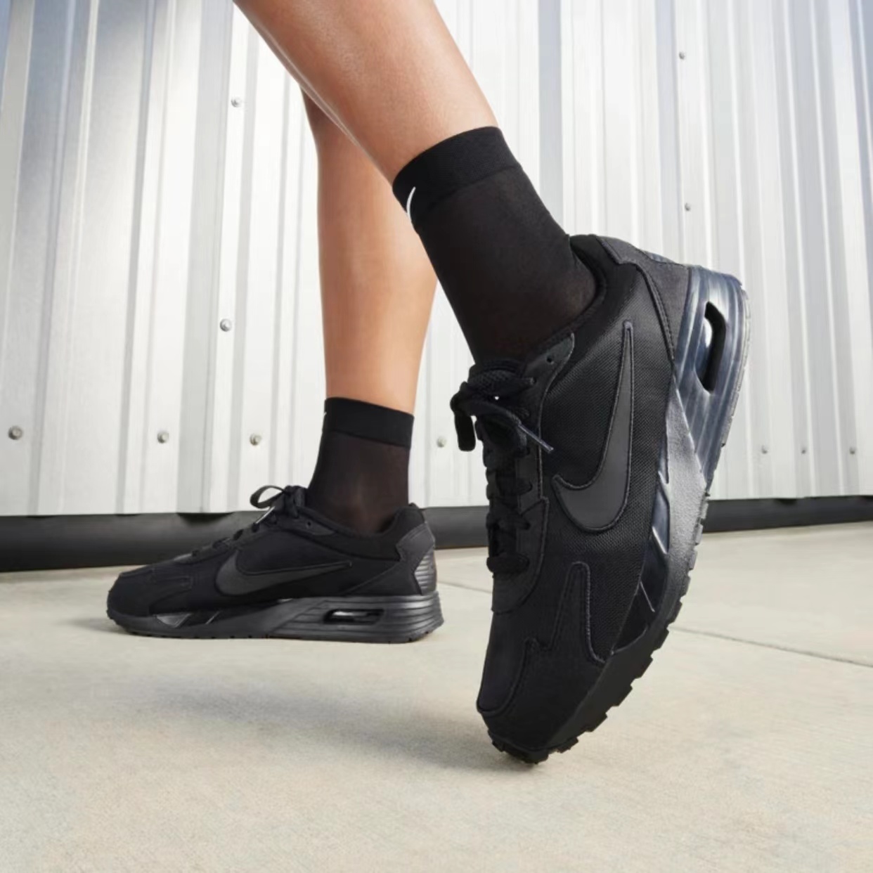【断码清货】Nike/耐克 Air Max Solo女款低帮运动休闲鞋FN0784-004