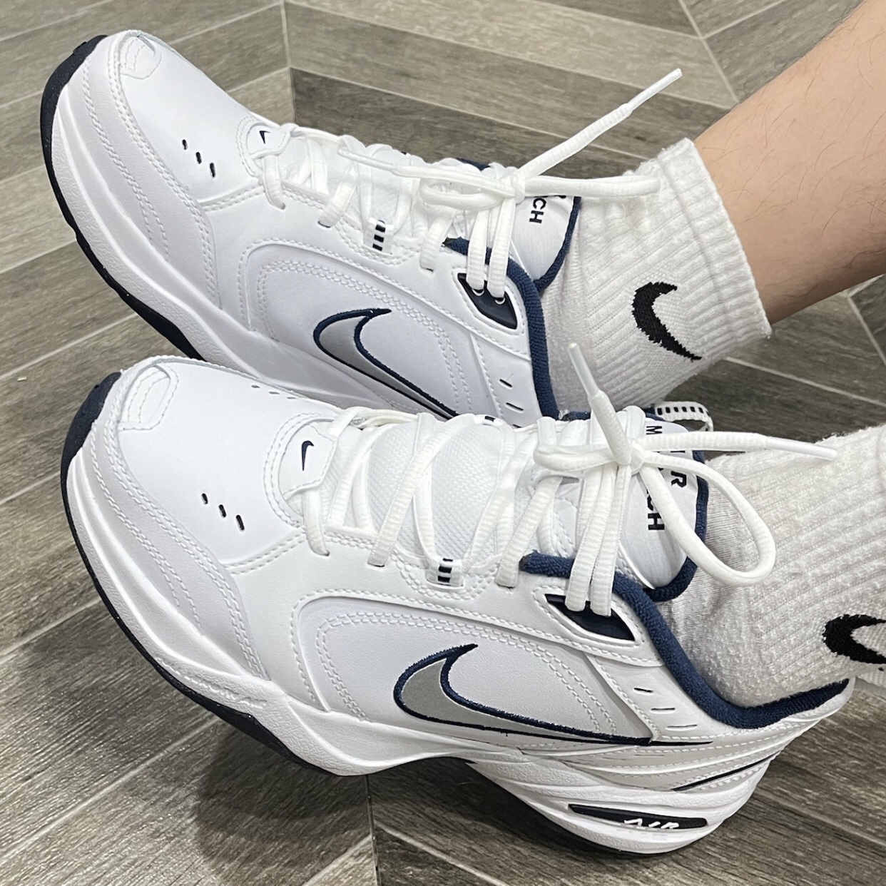 【断码清货】Nike/耐克Air Monarch 4男款低帮运动休闲鞋415445-102
