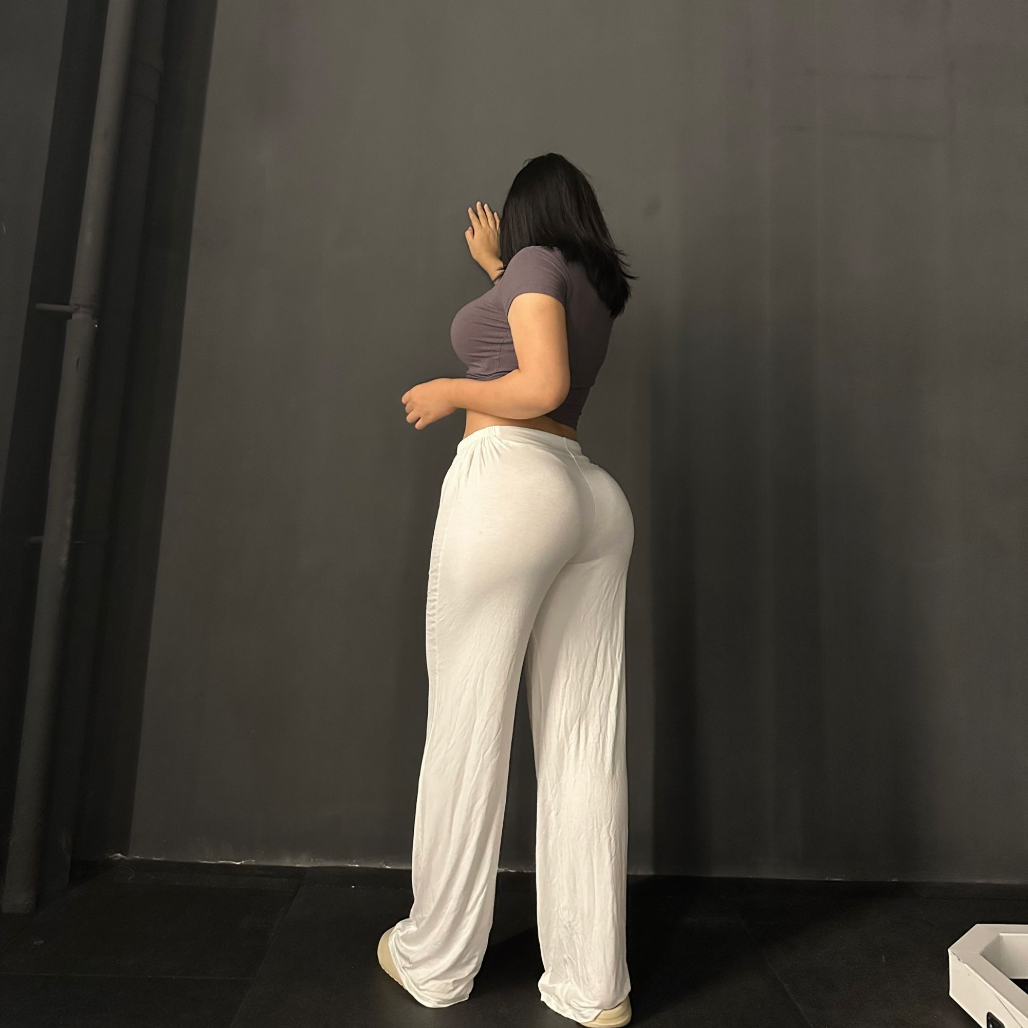 漫漫家-休闲健身显瘦显臀阔腿裤拉链V腰直筒裤垂感透气外穿时尚