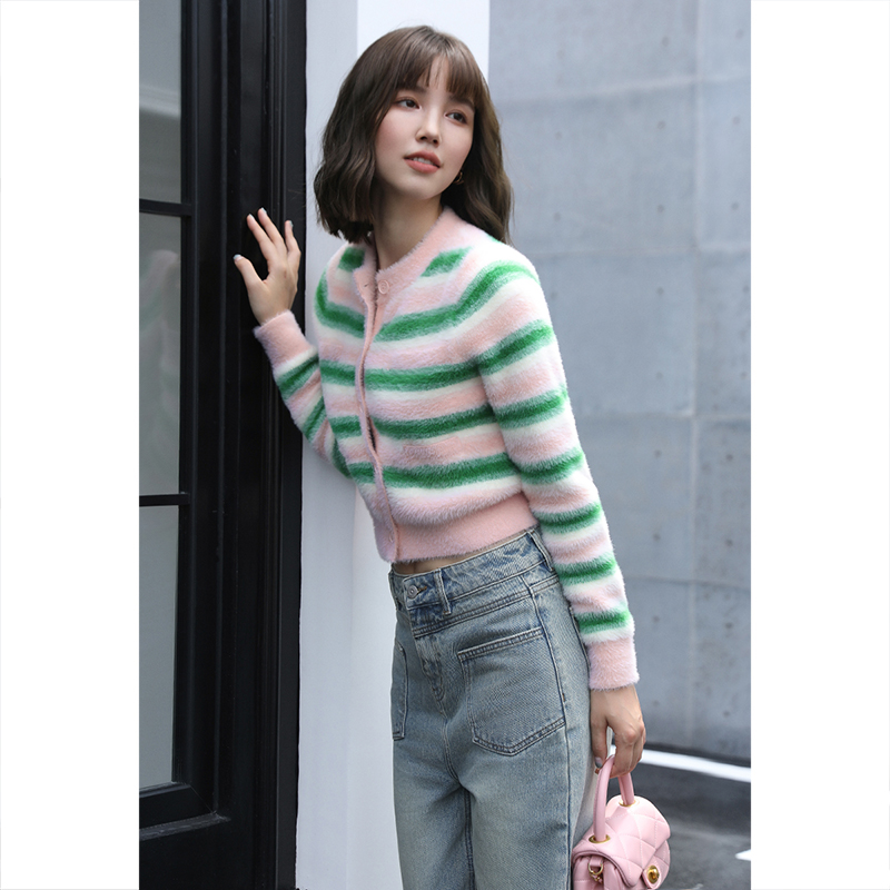 【HOT】圣诞穿搭UR新款女装甜美少女条纹针织开衫外套女UWV930021