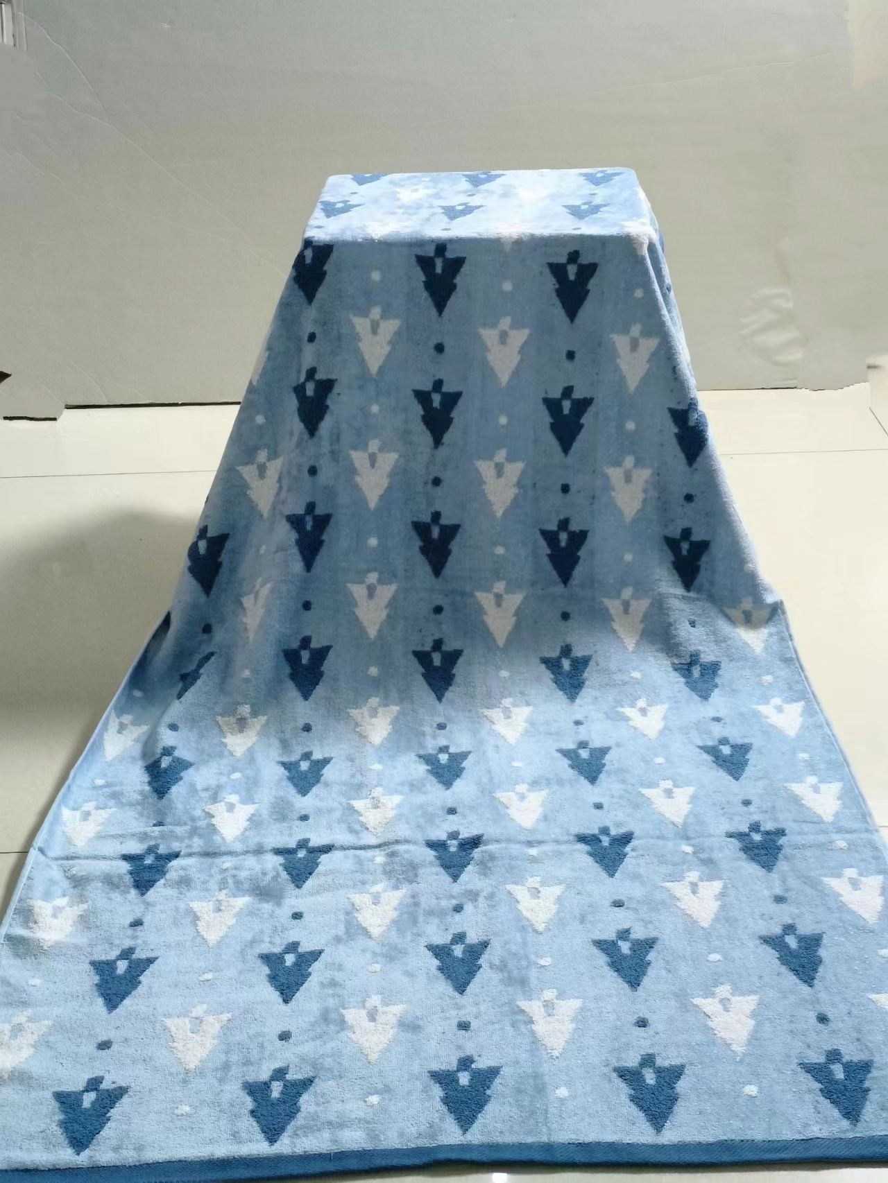 割绒浴巾 手感柔软 纯棉吸水性强的蓝色多功能浴巾