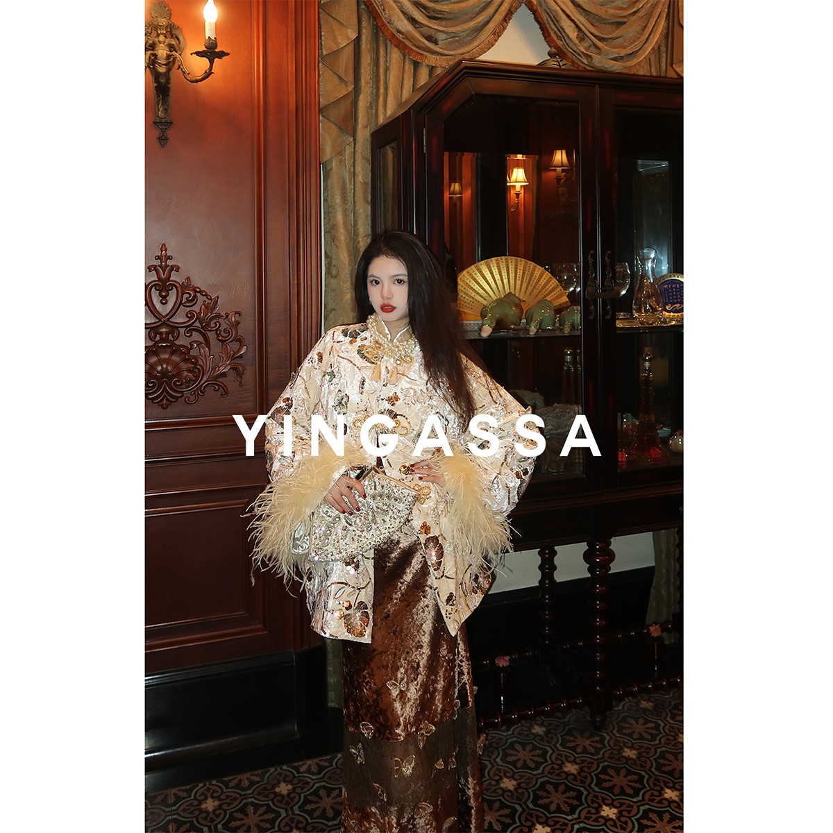 YINGASSA【蝴蝶夫人】原创设计手工缝制立体蝴蝶刺绣丝绒国风羽绒服